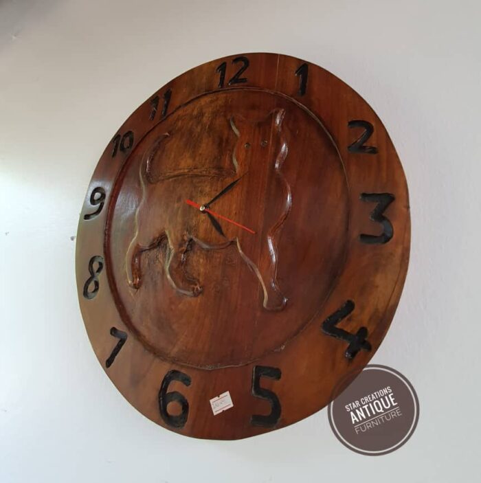 Mbwa Clock