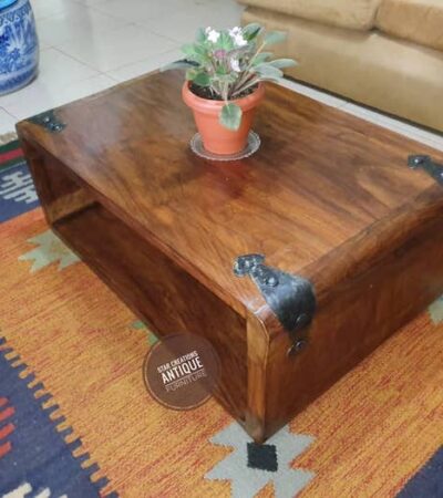 Mugavu Shelf Coffee Table