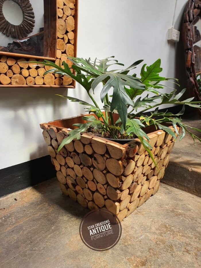 Mugavu Short Planter